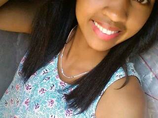 Erotični video klepet Maellah