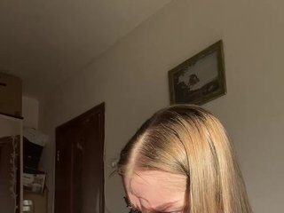 Erotični video klepet AliciaTroupe