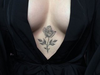 Erotični video klepet ThebesthornyasiangirL