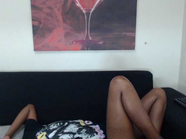 Oddajajo posnetke zaslona ThickAss1999