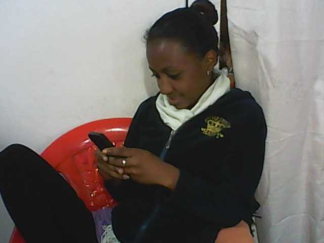 Oddajajo posnetke zaslona tinychloe