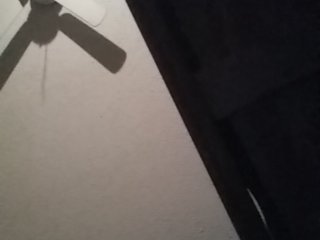 Oddajajo posnetke zaslona TooWetLucy