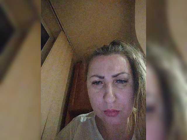 Oddajajo posnetke zaslona TopNewBlonda