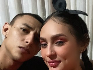 Erotični video klepet Twohornyss