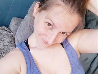 Erotični video klepet TyraHash