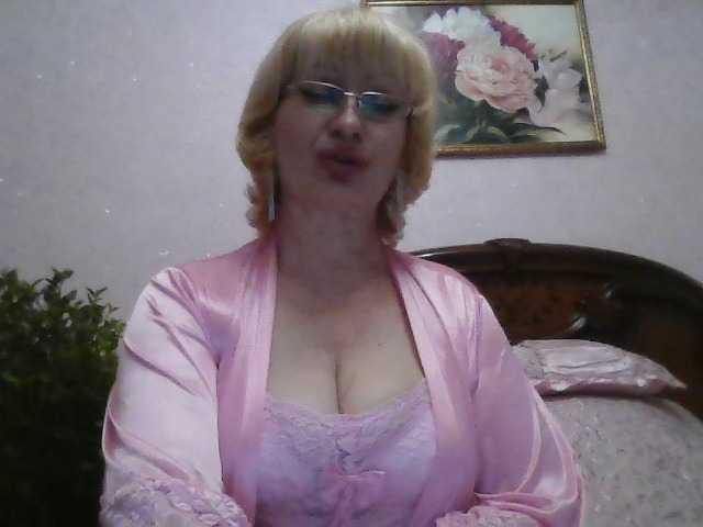 Fotografije _mamasita_ Greetings, my dears: * Welcome im my room. I will be glad to your attention and gifts :)