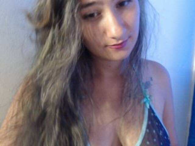 Oddajajo posnetke zaslona vaalentiinaa