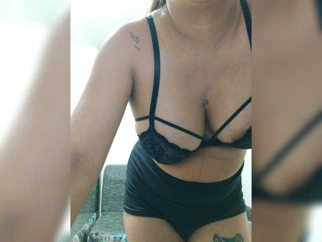 Oddajajo posnetke zaslona Valery-smith