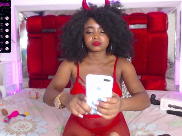 Fotografije valerysexy4 Hey guys, hot day I want you to make me wet for you !! ♥♥ PVT // ON @goal full squirt #ebony #latina # 18 #slim #bigboob #lovens