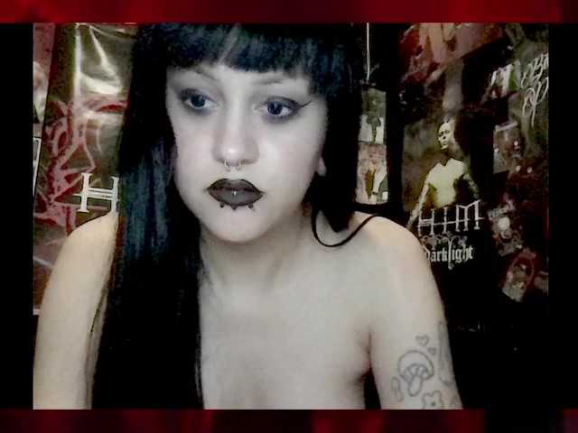 Oddajajo posnetke zaslona vampirevixen