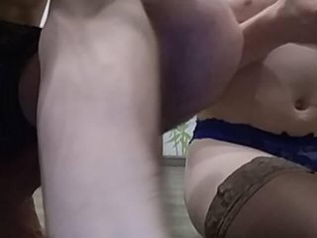 Oddajajo posnetke zaslona VanessaNeon