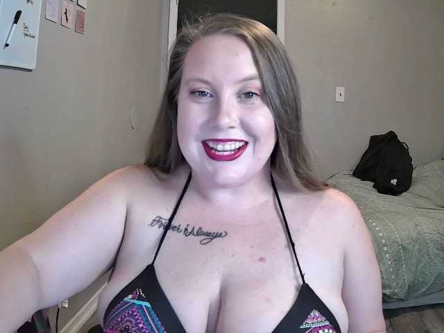 Fotografije VanessaSwayxoxo your favorite bbw reporting for duty! I can't wait to drain your balls. Help me get to my goal of 60,000 tokens by the 1st! Insta - vanessa_swayxoxo
