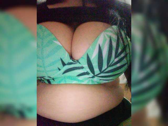 Oddajajo posnetke zaslona vicky-hot