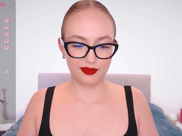 Oddajajo posnetke zaslona vickyblondiua