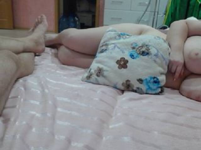 Oddajajo posnetke zaslona VikaiMica