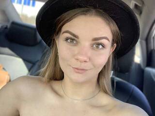 Erotični video klepet Vikiko