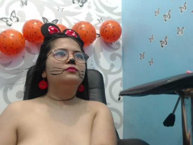 Fotografije Violetaloving hello lovers im violeta fun girl with big ass make me wet and show naked --LUSH ON --MAKE ME MOAN buy controle me toy and make me cum *i love roleplay and play oil * i do anal squrit and play pussy *I HAVE BIG CURVES AND CUTEFEET