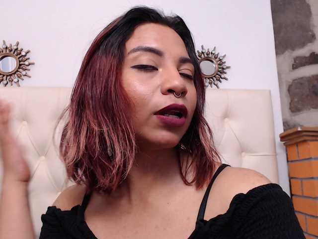 Oddajajo posnetke zaslona VioletSmithh