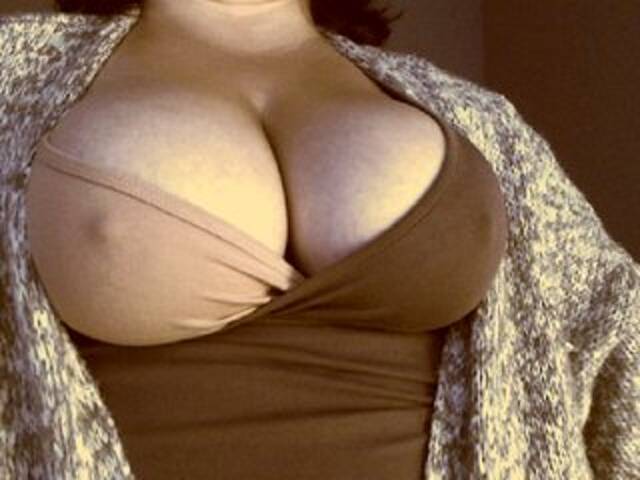 Oddajajo posnetke zaslona VIPLLLaraVIP