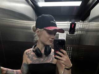 Erotični video klepet VivianRocks