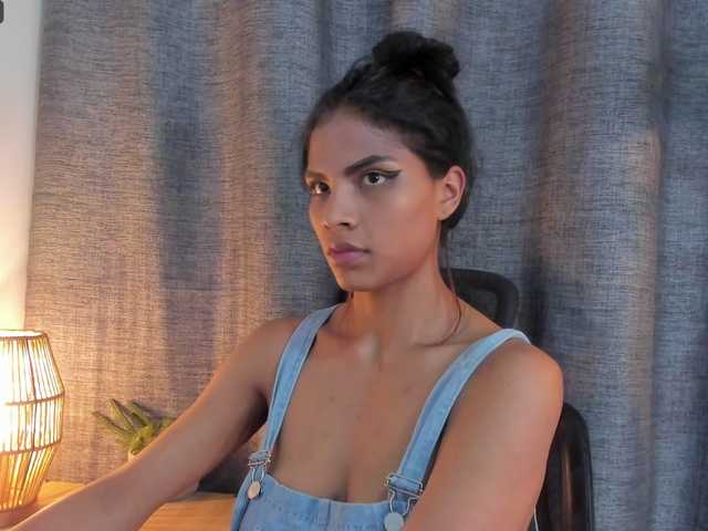 Oddajajo posnetke zaslona VivianSanchez