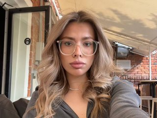 Erotični video klepet WhoIsAmelia