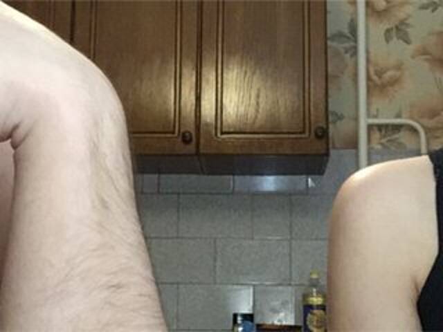 Oddajajo posnetke zaslona Pair_69