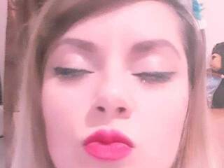 Erotični video klepet XLiaXxx