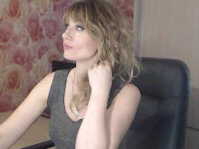 Oddajajo posnetke zaslona RrredQueen