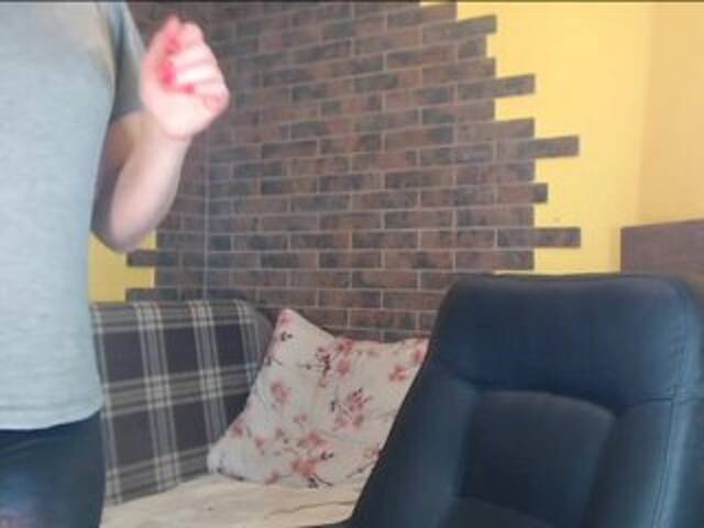 Oddajajo posnetke zaslona RrredQueen