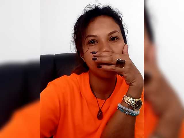 Oddajajo posnetke zaslona Xmillo