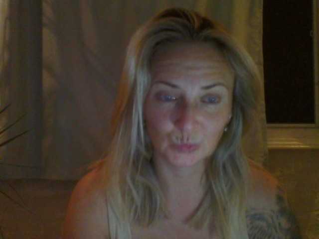 Oddajajo posnetke zaslona XswetaX