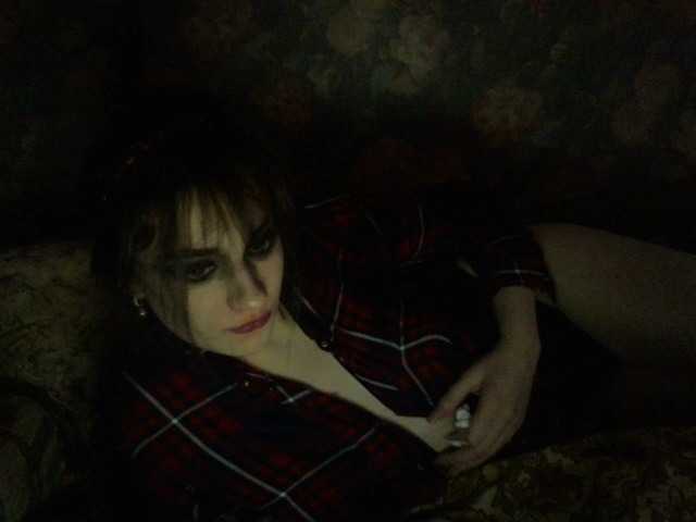 Oddajajo posnetke zaslona YanixStar