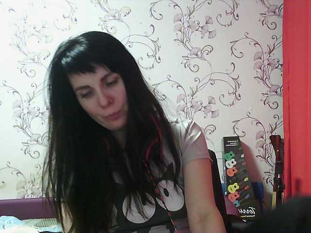 Oddajajo posnetke zaslona MistressSexologinia