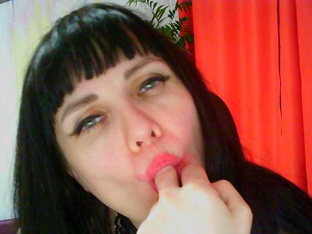 Oddajajo posnetke zaslona MistressSexologinia