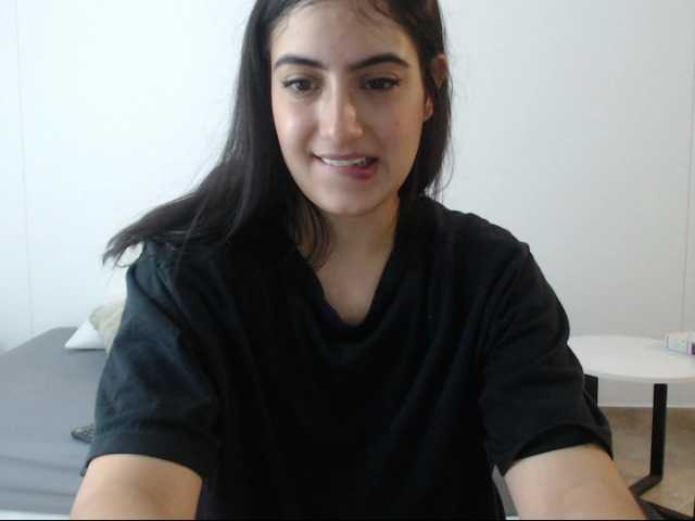 Oddajajo posnetke zaslona YesikaCosta