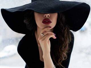 Erotični video klepet YourNewLove