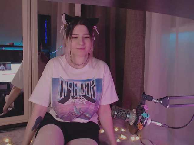 Oddajajo posnetke zaslona YukiMoore