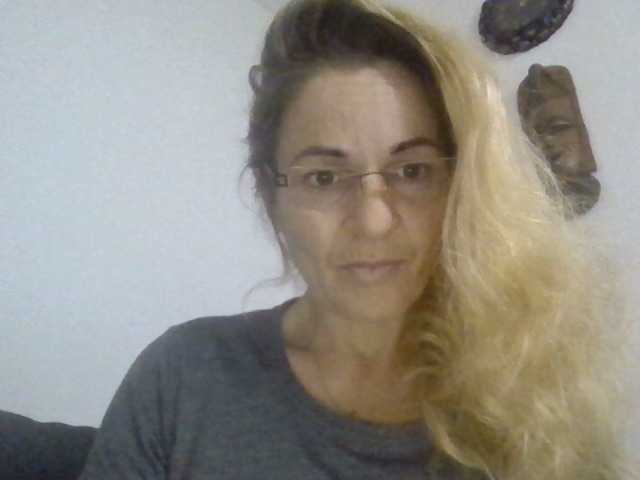 Oddajajo posnetke zaslona yzabel