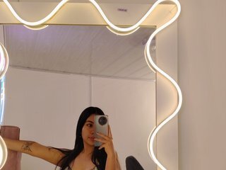 Erotični video klepet ZURY-TAY